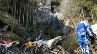 WR250Rと滝